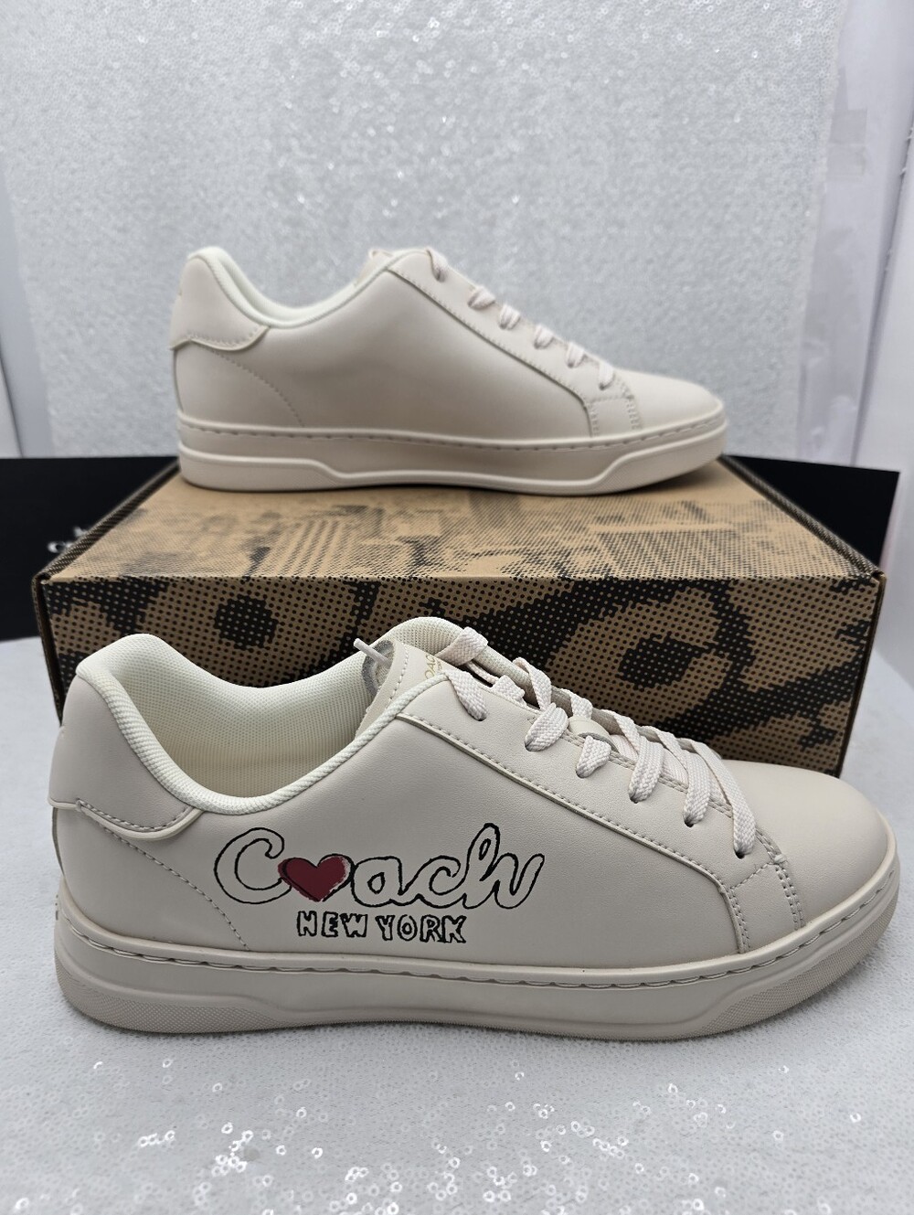 Coach Leather High Line Sneaker w/ Printed Signature Heart Lace Up Women's 9